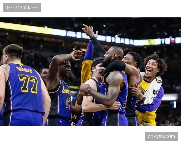 湖人与太阳关键卡位战末节冲突，两名球员遭驱逐